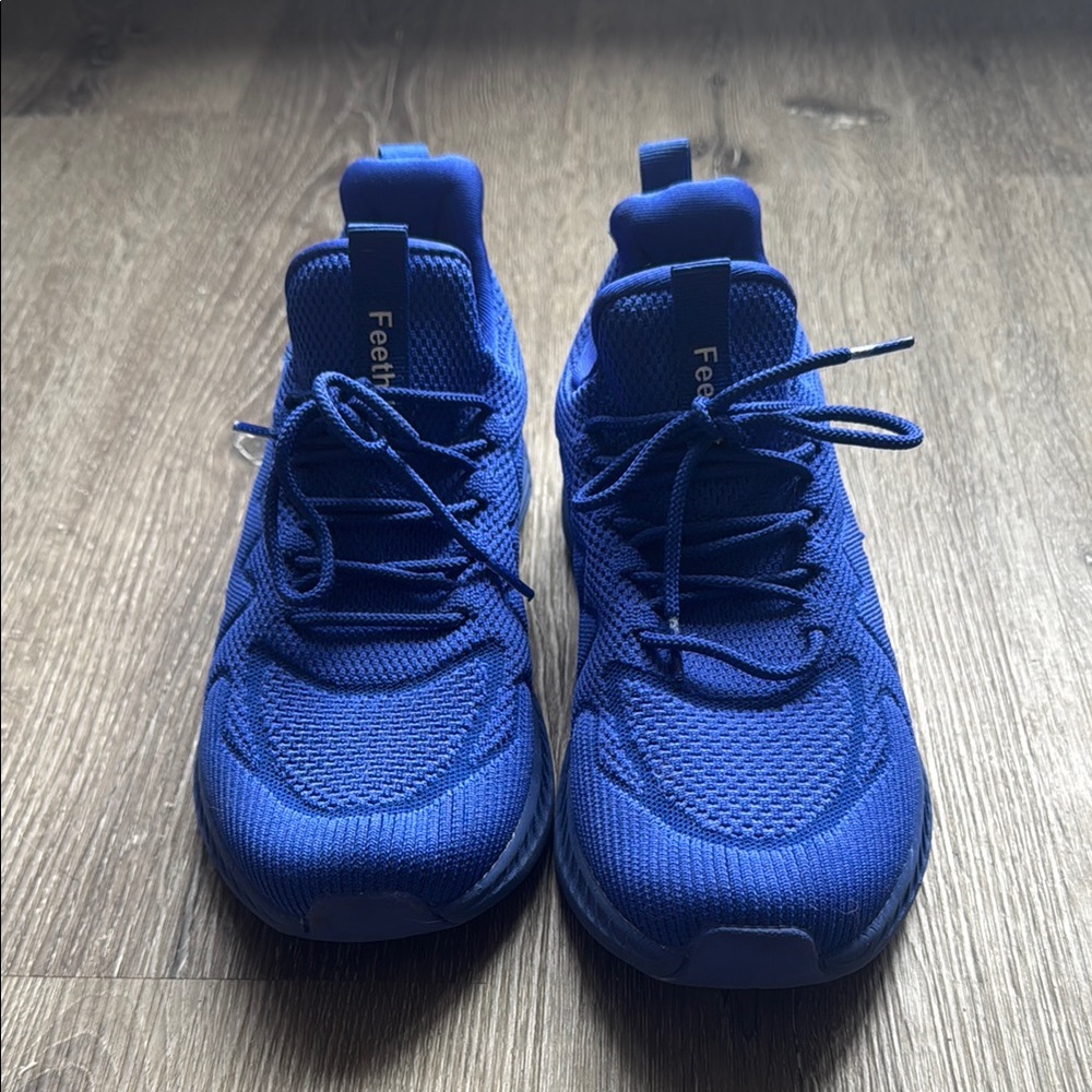 Blue Athletic Sneakers with Modern Design